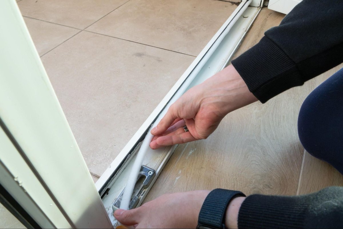 1ManAndALadybug's tweet photo. Prevention costs less than elimination.

Spring is the decision window for seasonal protection.

Do you act early or wait until pests appear inside?

Full article here https://t.co/Yn4ruz3f2M 

#PreventativeMaintenance #CalgaryHomes https://t.co/ciraRwgmfY
