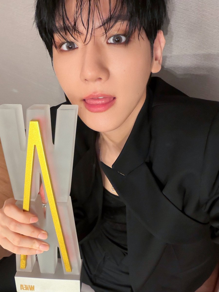 BAEKHYUN WORLD tweet media