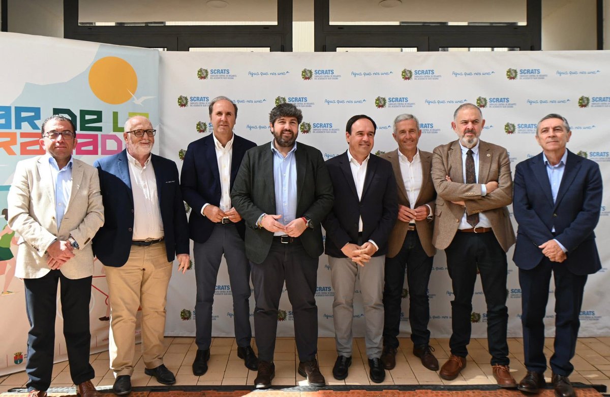 CRLIBRILLA's tweet photo. 💧 Asistimos al acto Por el Presente y el Futuro de Nuestra Tierra, en defensa del #TrasvaseTajoSegura.

🧑‍🌾 Dicho acto ha sido promovido por el Scrats Levante para mostrar nuestro rechazo al Plan del Tajo y en defensa del Trasvase Tajo-Segura como una infraestructura eficiente. https://t.co/yv8cqpQ86i