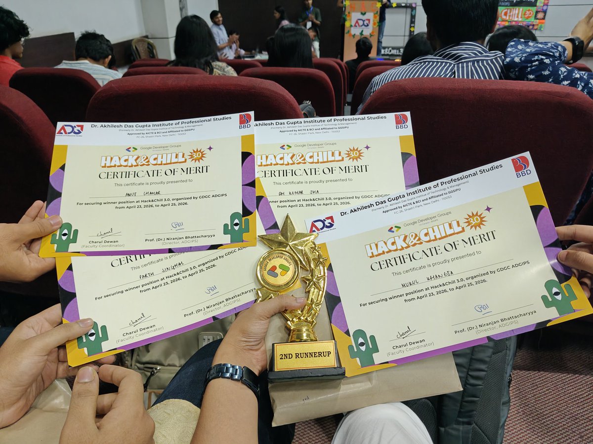 piunknown043's tweet image. Our Team Convergence secured 3rd Position 🥉 at a Hackathon for the first time (it was practically our first hackathon)

I have avoided these hackathons cause I thought once I participate I will know how mediocre I am. 

Guess who isn't? 😉
Many more wins to come
#hackathon #tech