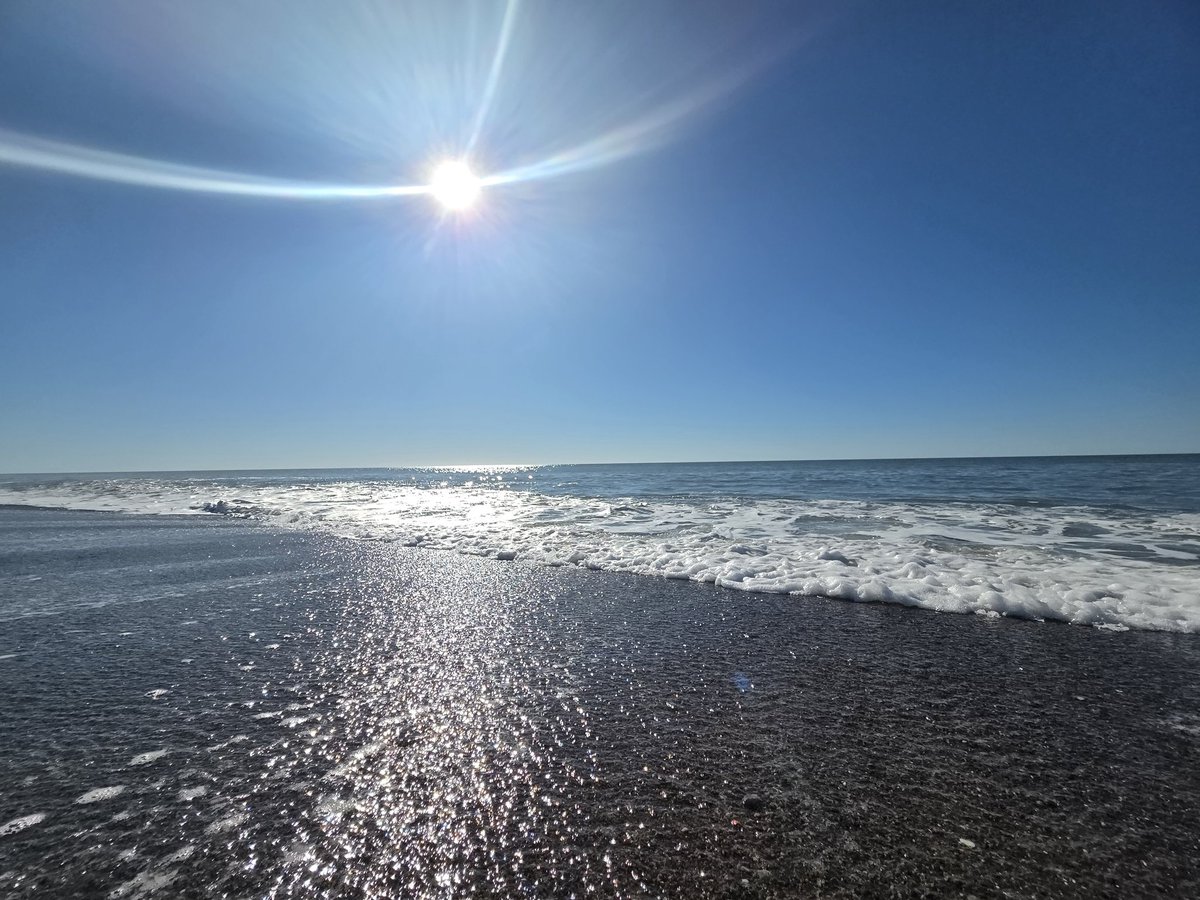 MaruOrtizTw's tweet photo. 🌊 #Guardavidas de #PlayaUnión
"Seguimos trabajando de cara a la próxima temporada. La formación y preparación son constantes. 
Tuvimos 50 inscriptos a la Escuela y tras algunos exámenes finalmente son 16 los aspirantes", Luis 'Dungui' Torres en @JornadaChubut https://t.co/Iibgt5mYna