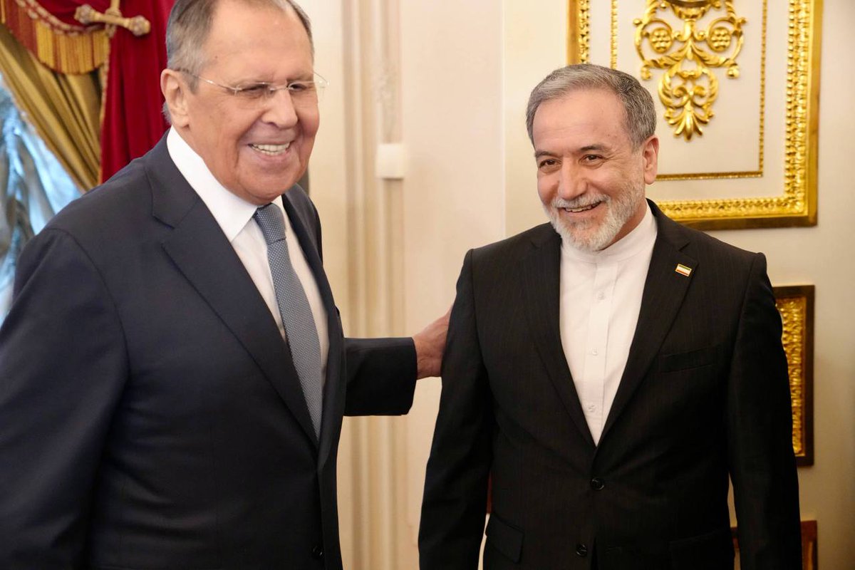IRANinFRANCE's tweet image. Rencontre et entretien entre Seyed Abbas #Araghchi, ministre des Affaires étrangères, et Vladimir #Putin, président de la Fédération de #Russie.