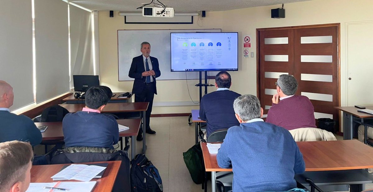 asonave's tweet photo. Desde ASONAVE compartimos con futuros prácticos de puerto sobre el rol estratégico del agente de naves.
La exposición fue realizada por nuestro Vicepresidente Ejecutivo, Claudio Morales.
Más info https://t.co/1nMlsNqdkl

#ASONAVE #Puertos #Logística #Chile https://t.co/CvRgu2k9CK
