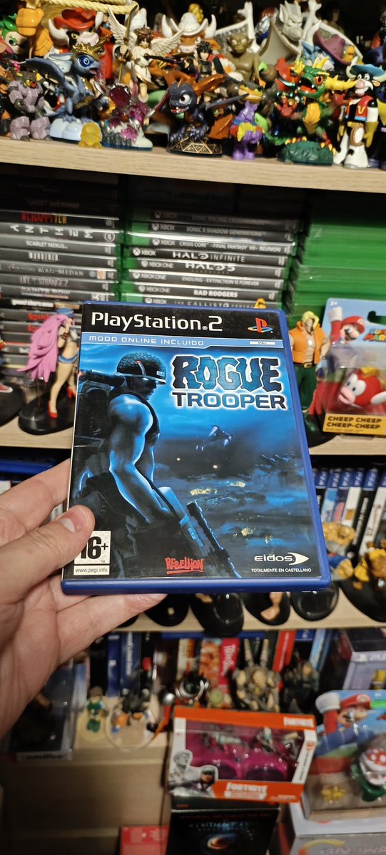 Hoy me ha llegado el Rogue Trooper de PlayStation 2, un juego que ya tengo en Wii y la versión remaster en PlayStation 4, pero que me gusta tanto que, bueno, pa mí.

El juego no lo jugué de salida, pero cuando lo hice pensé "vaya, es un placer que nos hayamos cruzado, tú".
