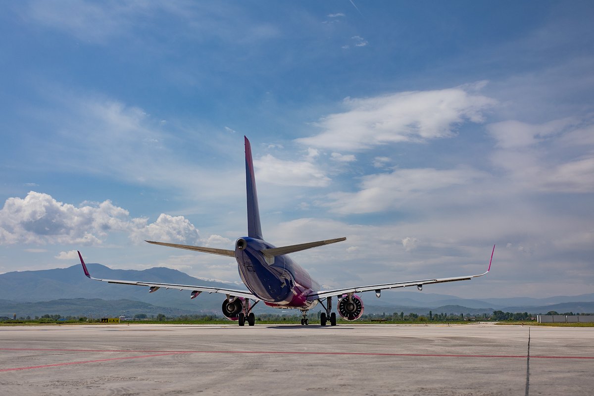 skopjeairport's tweet image. Chasing new horizons and painting the airport apron in bold colors ✈️💗💙
Every takeoff is a new story, every landing a moment to remember.

#AviationPhotography #PlaneSpotting #SkyLovers #TravelVibes #Wanderlust #AirportLife