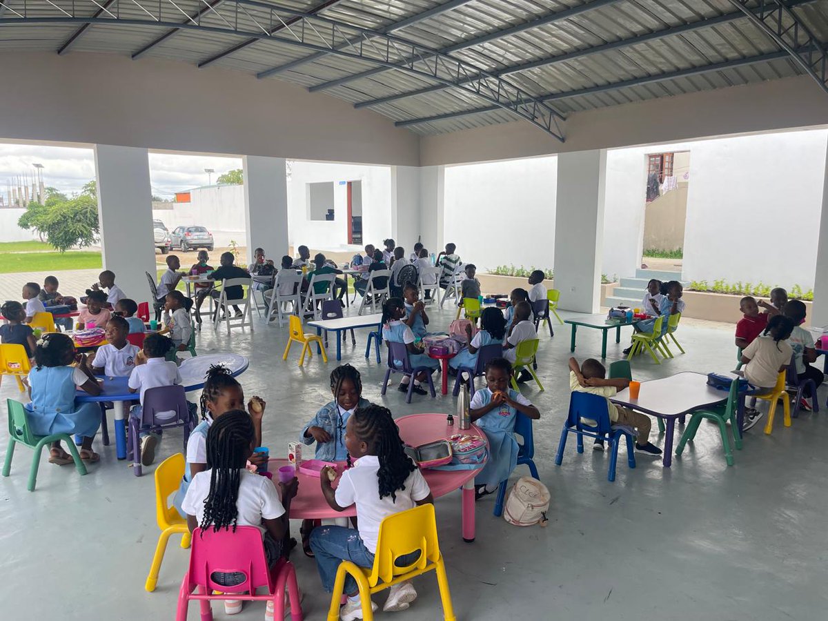 gapi_si's tweet photo. EDUCAR, CRESCER, TRANSFORMAR

O Centro Infantil Vila Mágica é hoje um verdadeiro símbolo de futuro em Marracuene. Criado em 2023, nasceu com uma missão clara: oferecer educação de qualidade desde a primeira infância, num ambiente seguro, moderno e estimulante. https://t.co/qt0nV9lnEg