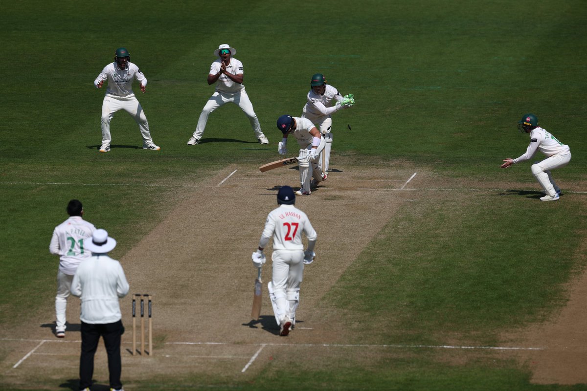 leicsccc's tweet image. Glamorgan are very much digging in here at the moment. 🫸

Tribe and ul Hassan have put on 53 of off 124 for the 2nd wicket partnership. 

GLA 64/1 (27)

𝗠𝗔𝗧𝗖𝗛 𝗖𝗘𝗡𝗧𝗥𝗘: foxeslccc.com/Glam-A-Centre

#Foxes🦊