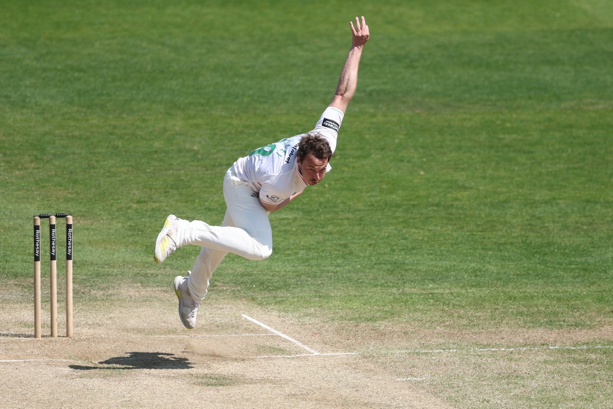 leicsccc's tweet image. Glamorgan are very much digging in here at the moment. 🫸

Tribe and ul Hassan have put on 53 of off 124 for the 2nd wicket partnership. 

GLA 64/1 (27)

𝗠𝗔𝗧𝗖𝗛 𝗖𝗘𝗡𝗧𝗥𝗘: foxeslccc.com/Glam-A-Centre

#Foxes🦊