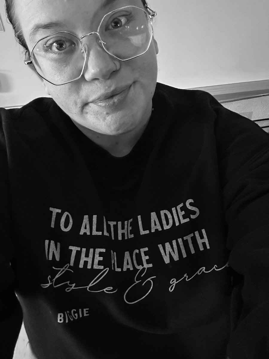 MrsScienceof6th's tweet image. Happy Monday!
Haven’t had luck prepping for next year! 
Some of these items will still help us finish out the year like the chargers, erasers, bday items! 

I’d love some help so I don’t have to worry over the summer!

Can you be the first to help? 

#biggie #90s #teacher