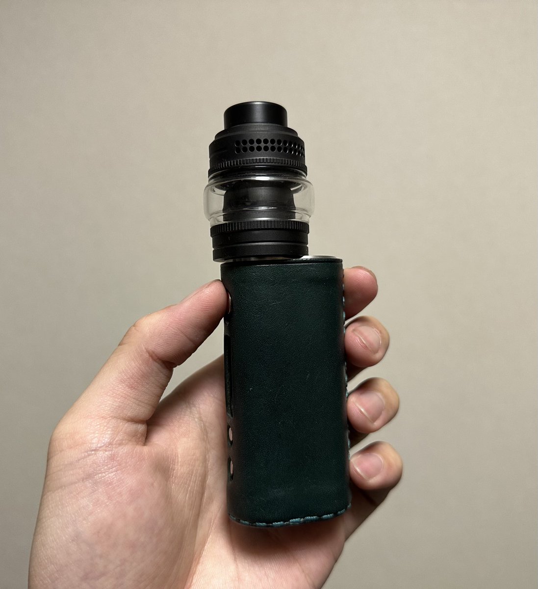 k_vape_'s tweet photo. hoopさんから色々届いたんだけどデカくて重くて笑うしかない😇
下はDani microです
とりあえず洗浄してビルドは後日かなー https://t.co/UQoRnkaeMT