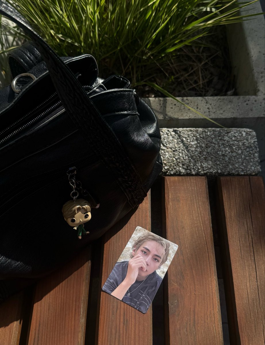 ilykusanagi's tweet image. chilling outside with my #boyfriend