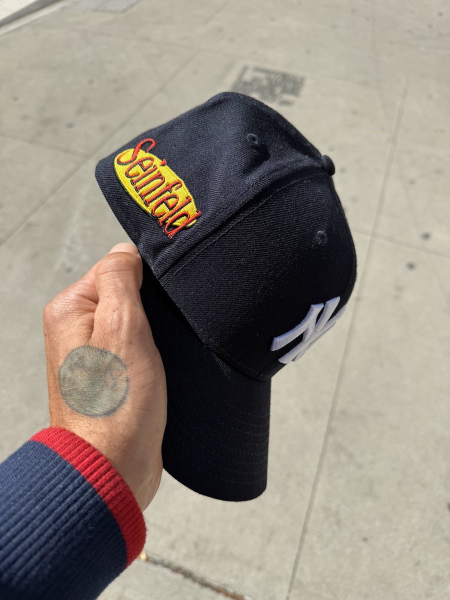 TheManWithESPN's tweet image. #PINdejos🫏
#StartingCapFive🔱
#FOTD🧢
New York #Yankees⚾️
“Seinfeld” Theme📺
#RepBX #Starter Jacket🫰🏼
