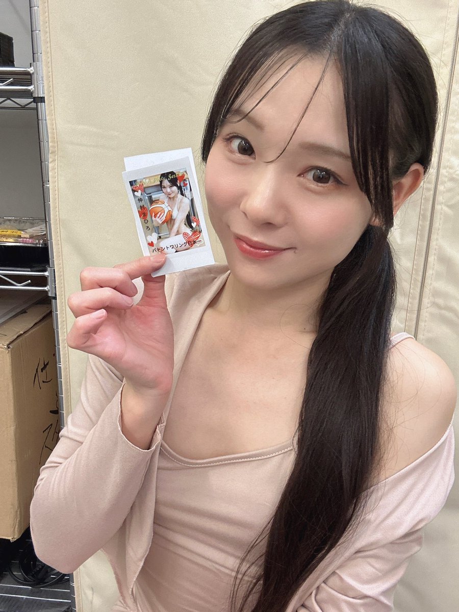 フレッシュ撮影会[タイトなあの子]
お越し下さった皆様 ありがとうございました😊🎵

悩んで選んだお衣装をいいねと言っていただけてとても嬉しかったです🥹✨昨日の私が報われる〜ぅ！今日もたくさんのお褒めのお言葉をありがとうございました🌼

後半はコインも少し増えて良かったです😣💕撮影投票チェキ全部ありがとうございましたっ！