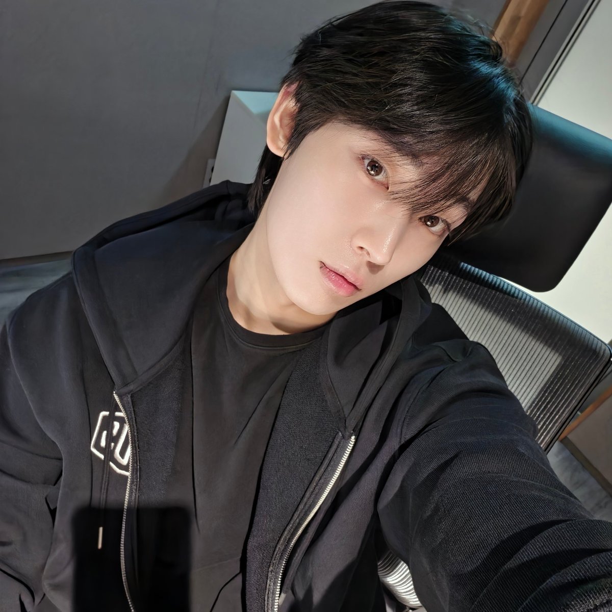 브브 tweet media