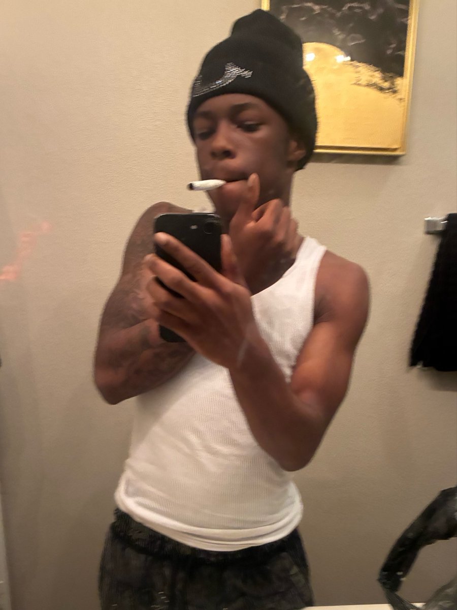 Wellknowndee_11 tweet media