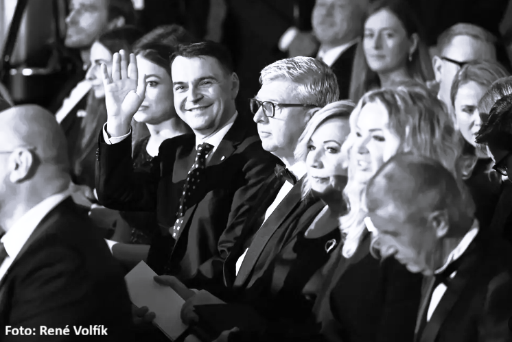 zdeněk šarapatka tweet media