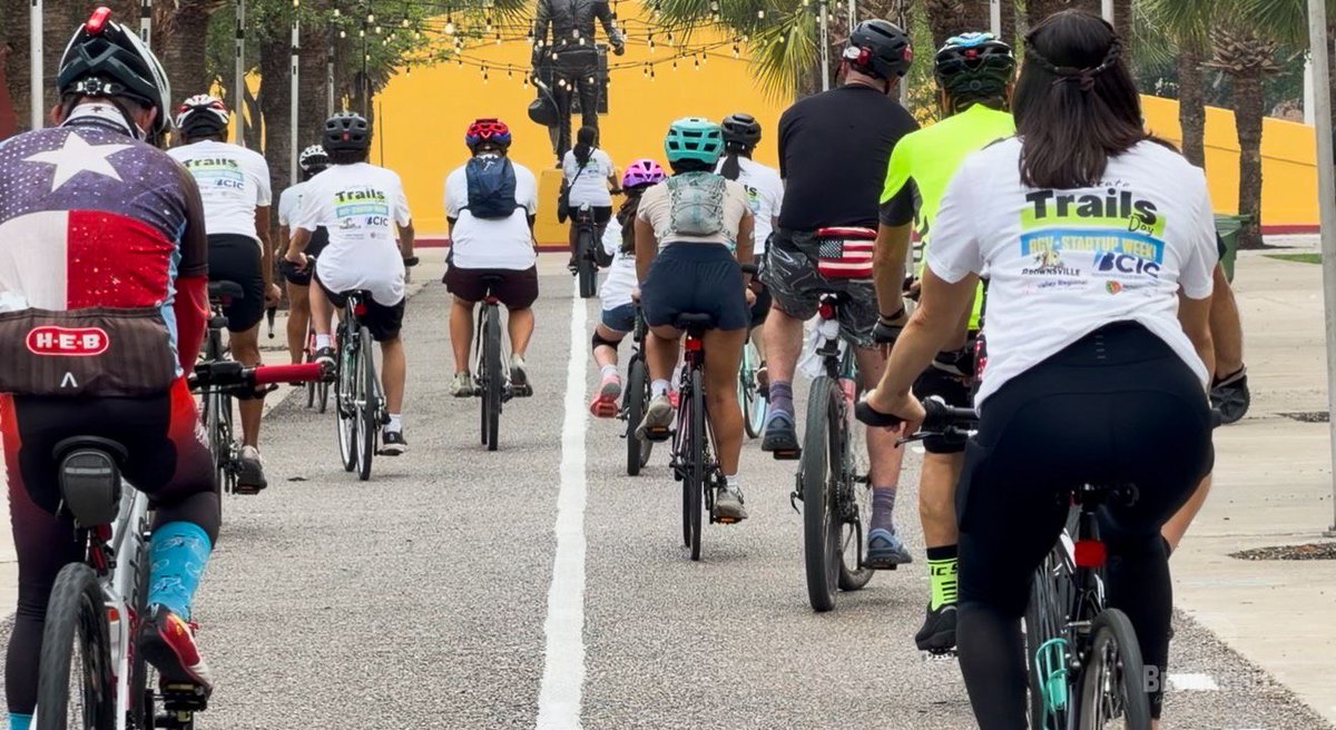 BTxRGV's tweet photo. @BrownsvilleCIC kicked off @rgvstartup with the Roads, Trails &amp; Roots Guided Bike Ride, bringing the community together to celebrate Trails Day!

Explore upcoming events and be part of what’s next in the region. View the full agenda here: https://t.co/RTH6gikzee https://t.co/iFuHrPImNm