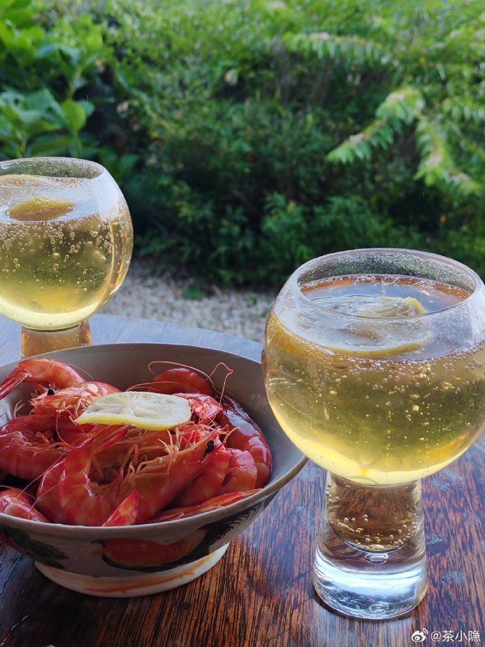 Sharon1190's tweet image. "Decades later, same laughs, same vibes. Some friendships don’t just last—they pick up right where they left off.  #OldFriends #GoodVibesOnly"