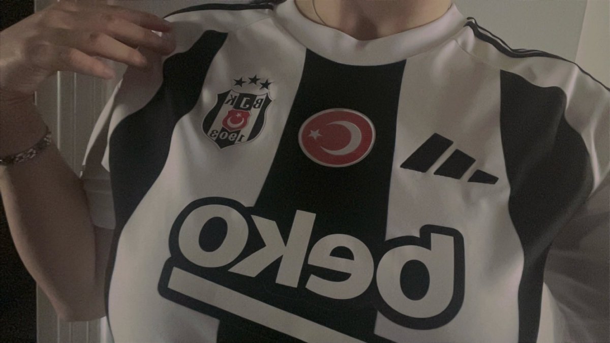 keepdriving_mp3's tweet photo. seviyoruz tapıyoruz aşkından kahrolduk biz geberiyoruz🖤🤍 https://t.co/S0tYtPBptk