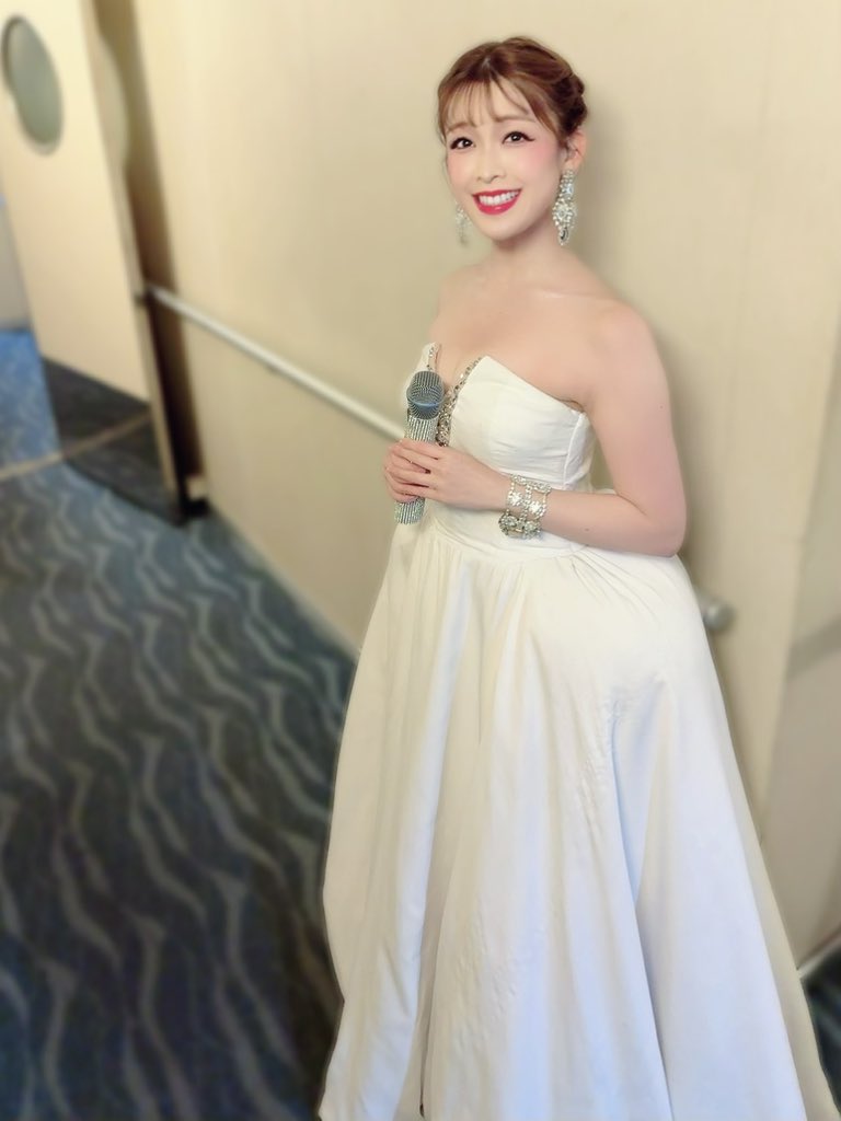 yuka_sekine's tweet image. “Bravo” night…✨🎤
Some nights it really hits me—I get to do what I love every day.
Feeling so blessed and grateful for moments like this.
Thank you for another beautiful night of music.🤍

#diamondprincess 
#singer
#cruiselife 
#bravo