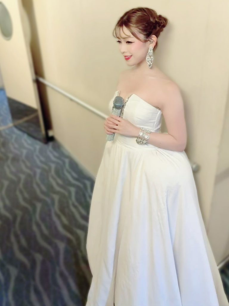 yuka_sekine's tweet image. “Bravo” night…✨🎤
Some nights it really hits me—I get to do what I love every day.
Feeling so blessed and grateful for moments like this.
Thank you for another beautiful night of music.🤍

#diamondprincess 
#singer
#cruiselife 
#bravo