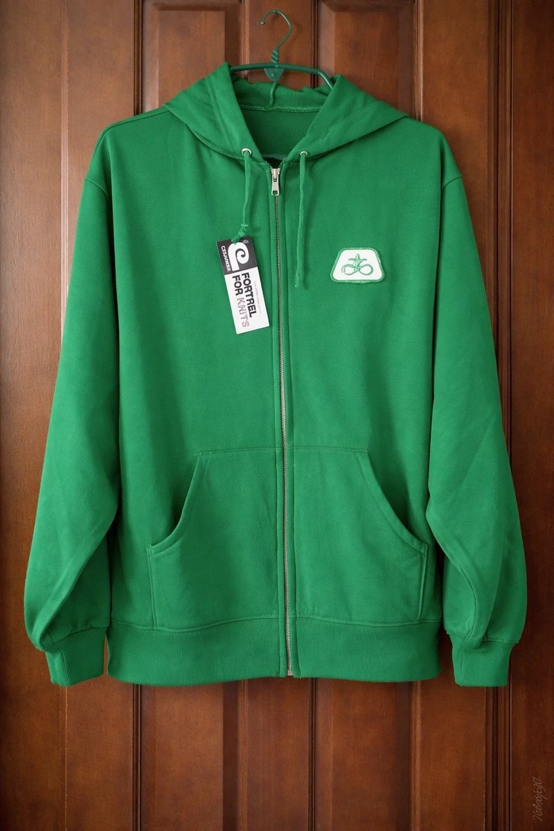 rusticrelics04's tweet image. Vintage 80s Pioneer Seed Hoodie Zip Up Sweatshirt NOS Green USA Farm Large ebay.us/m/xZRdEU #eBay via
@eBay
#ebayseller #vintagehoodie #farmstyle #pioneerseed #farmlife #agriculture #farmwear #tractorstyle #ruralstyle