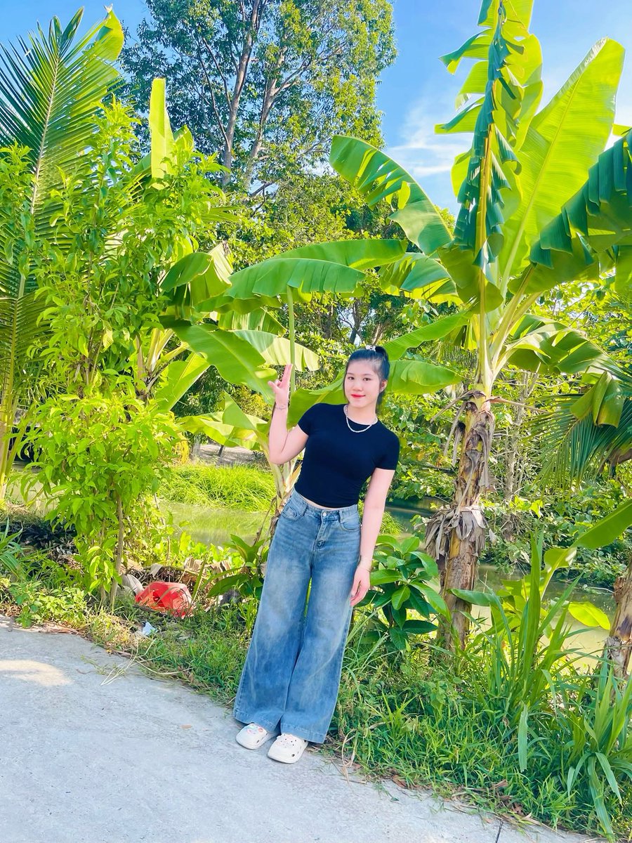 Thu Hạnh tweet media