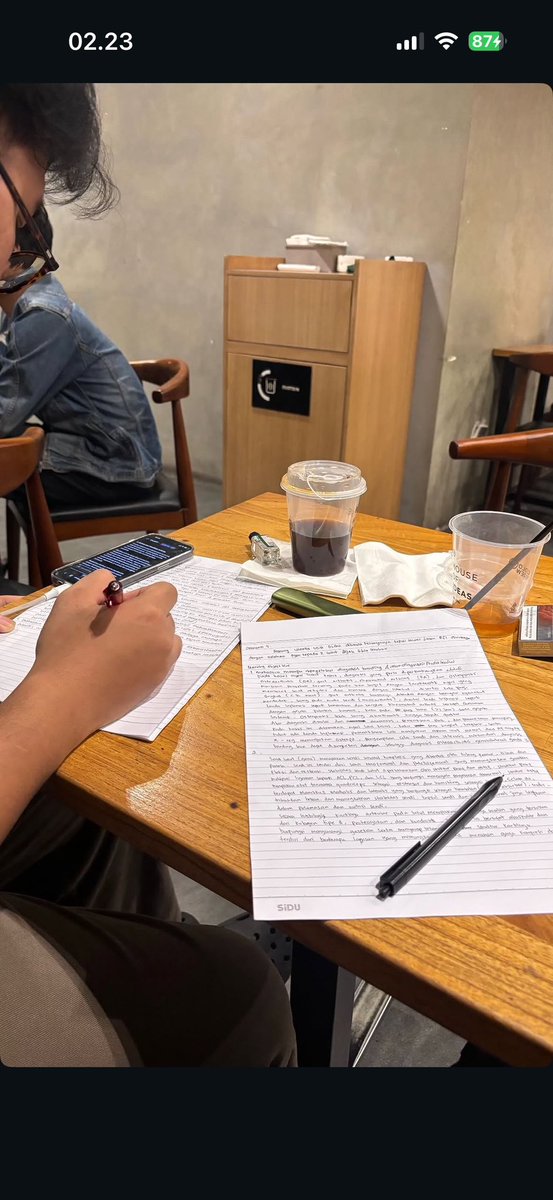 whatsupbitch_'s tweet image. always cakep kalo difoto candid (walaupun ga keliatan muka) #loveyourselffirst🫰🏻