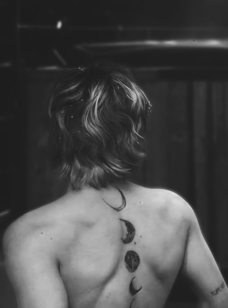 A raiva por saber que eu nunca vou poder tocar nessas costas é grande 😭😭😭