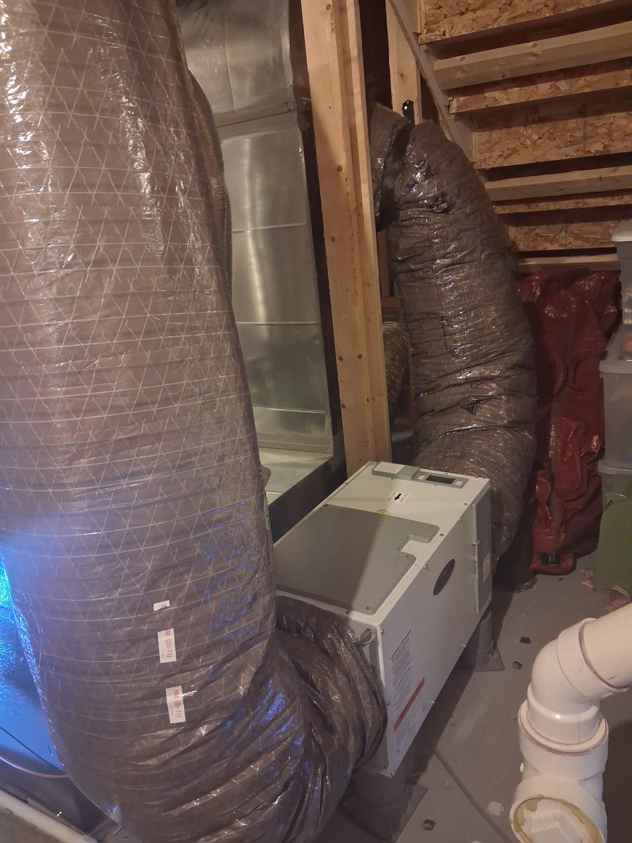 Broyleshvacrllc's tweet image. New Aprilaire 100 pints a day dehumidifier we install installed today #broyleshvacr #HomeComfort #aprilaire #dehumidiferinstallation