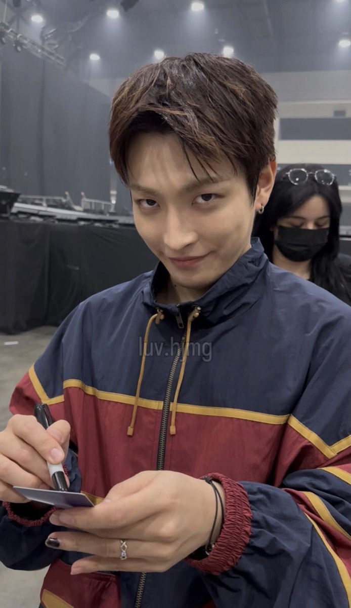 JOONGIESNO1's tweet photo. he’s scheming https://t.co/9r2DDDV6TB