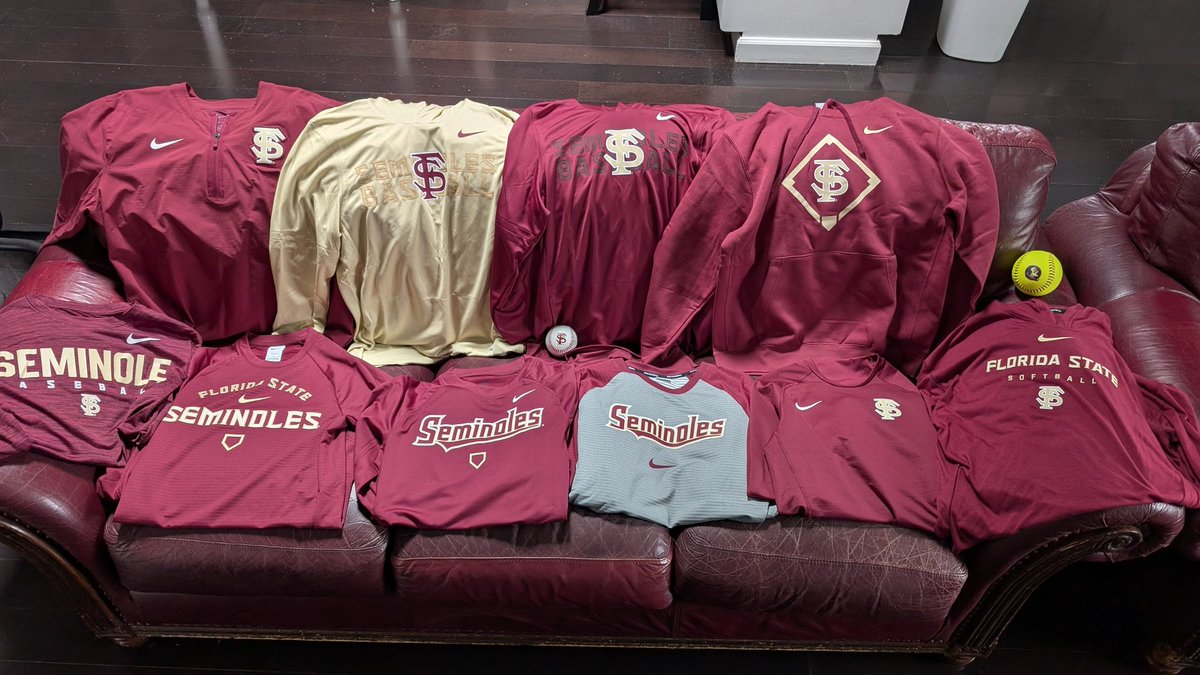 nikefreak23's tweet image. Another shipment from @garnetandgold just came in. Some great apparel here, in time for the stretch run for both @FSUBaseball and @FSU_Softball ⚾🥎 Go Noles! Also, shoutout again to @noletara for always letting me know when new product comes in! #FSU #GoNoles #ShopLocal #Nike
