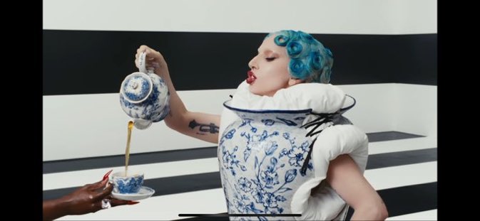 hausofnicolee's tweet photo. idc I’m counting this as a reference https://t.co/eRw7vlUByg