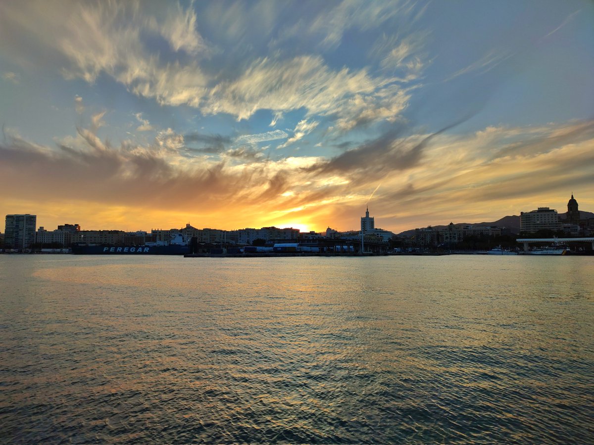 OrgullodeMalaga's tweet image. Un atardecer en #Málaga 😍
#SienteMLG