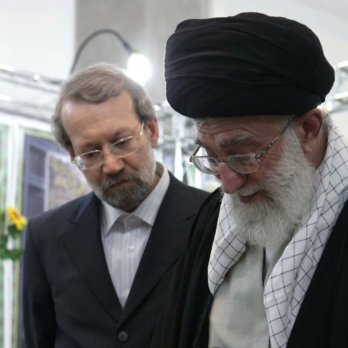 Iq56A's tweet photo. «سَلامٌ على مَن بَذلَ النَّفيسَ ليحميَ الغَريس، ومَضى على صراطِ الإباء مَحفوفًا بالبَهاء.» https://t.co/9IChusAOgK
