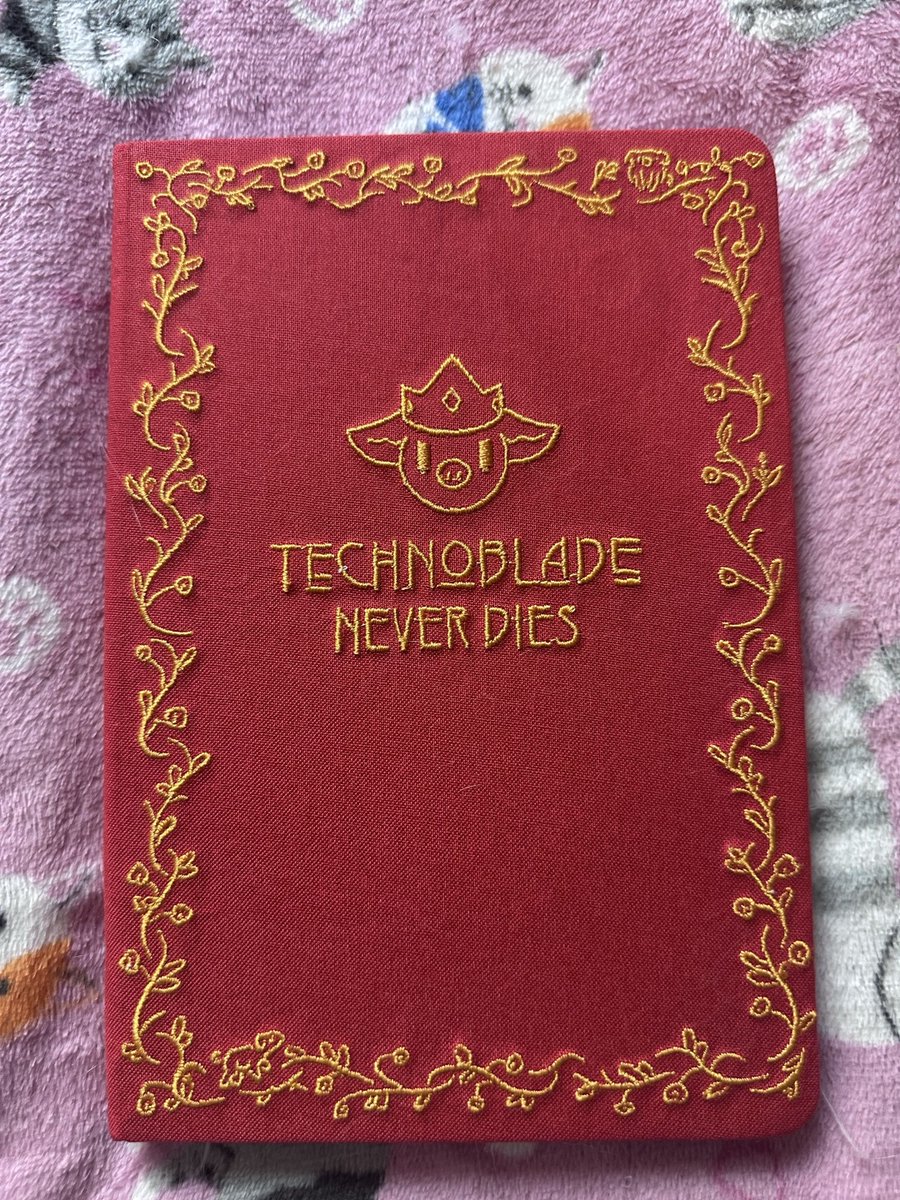 hannapeytonMC's tweet photo. The Technoblade x Winterstar collab has officially dropped! EVERYTHING IS ABSOLUTELY GORGEOUS, my favorites are the embroidered notebook and stained glass keychain!! The quality is genuinely unreal, GO CHECK IT OUT!! 🩷https://t.co/NjyTorUHoI @TeamTechnoblade @EmiWinterstar https://t.co/9YNnLRrZbv