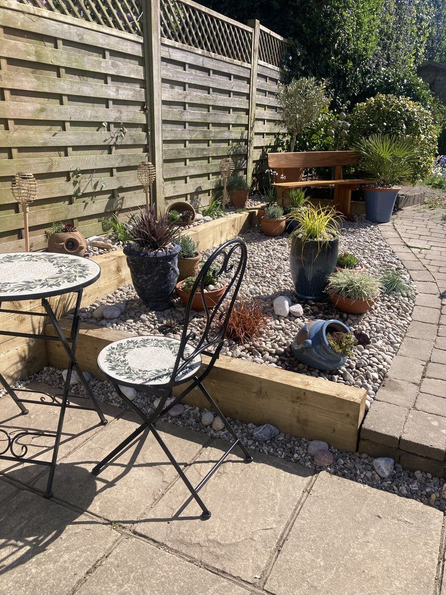 LouBcakes's tweet image. Our #mediterranean bed is taking shape. Just needs it’s #water #feature now!