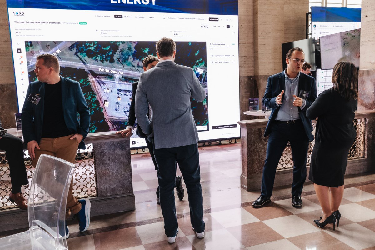 DupontBuilding's tweet image. Corporate events don’t have to feel like another ballroom.

Brands looking for stronger experiences choose venues with identity, atmosphere, and presence.

#CorporateEvents #MiamiVenue #EventPlanner