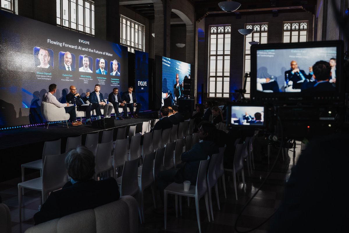 DupontBuilding's tweet image. Corporate events don’t have to feel like another ballroom.

Brands looking for stronger experiences choose venues with identity, atmosphere, and presence.

#CorporateEvents #MiamiVenue #EventPlanner