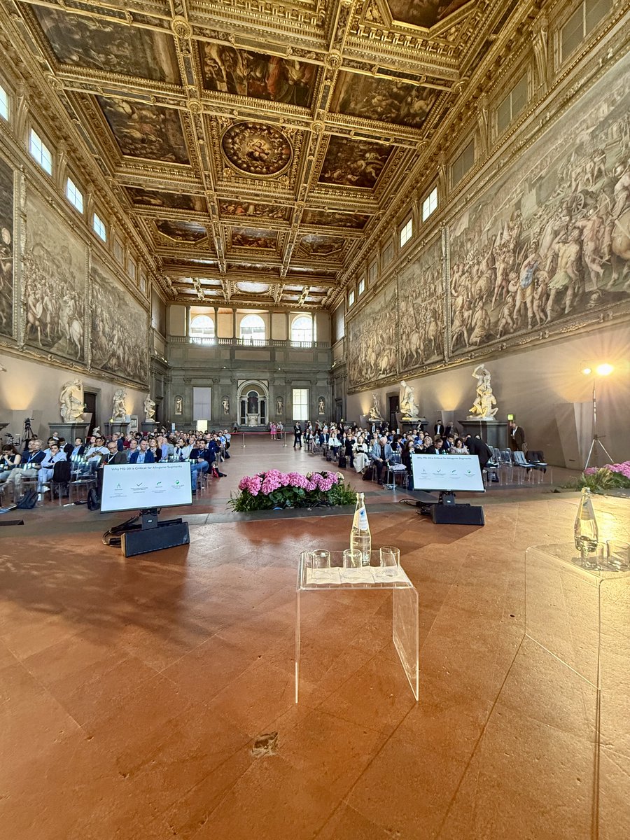 ETorresNetto's tweet image. Palazzo Vecchio, Florence, Italy — an exceptional setting.
Congratulations to Cso Strumenti Oftalmici. Advancing patient care through technology at the highest level.
#Ophthalmology #Cornea #Keratoconus #RefractiveSurgery #Crosslinking #MedicalTechnology #Innovation #PatientCare