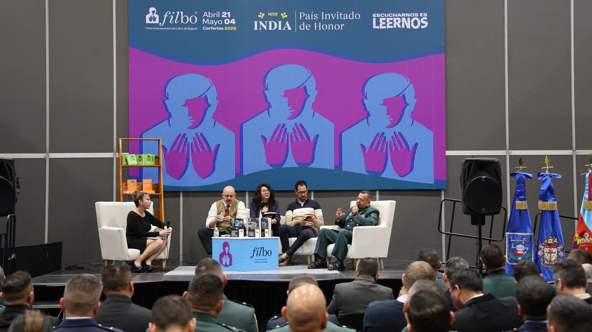 EsdegCol's tweet photo. 📚 En la jornada de la mañana del séptimo día en la FILBo, la Escuela Superior de Guerra vivió una agenda académica de alto valor con importantes lanzamientos editoriales que fortalecen el pensamiento estratégico y la generación de conocimiento.

🔹 Desde la Colección del Doctorado en Estudios Estratégicos se presentaron las obras Teoría de la Guerra y Liderazgo Estratégico y Seguridad Integral y Resiliencia Nacional.

🔹 En la Colección de Seguridad y Defensa Nacionales se destacaron los libros Aplicación de la IA y Ética en el Diseño de Soluciones Interdisciplinares para la Defensa y Revolución de las Tecnologías.
Seguimos consolidando espacios de reflexión, innovación y liderazgo en el marco de la @FILBogota

#ESDEG #FILBo2026 #ConocimientoEstratégico