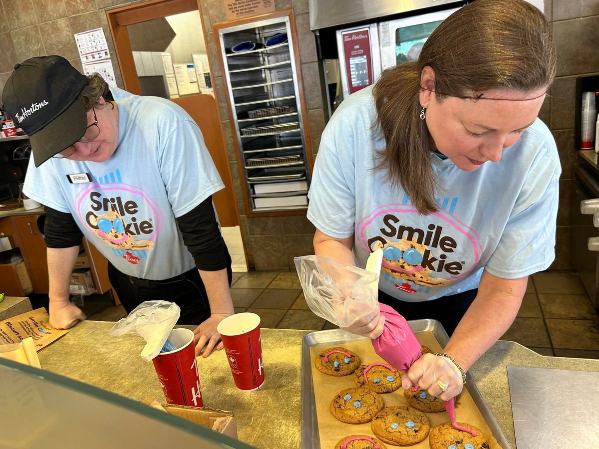 CFifeKW's tweet image. It was worth the hair net to support great local causes! 😉 Every cookie makes a difference. Get yours today, until May 3! It was wonderful to meet Heather and fellow staff at the King/Spring location. #SupportLocal