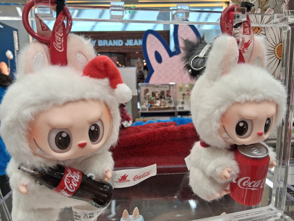 IMSWEETLYCRAZY's tweet image. #labubu  #creatures #cocacola #plushies #figures #soccer #popmart 

New store finds