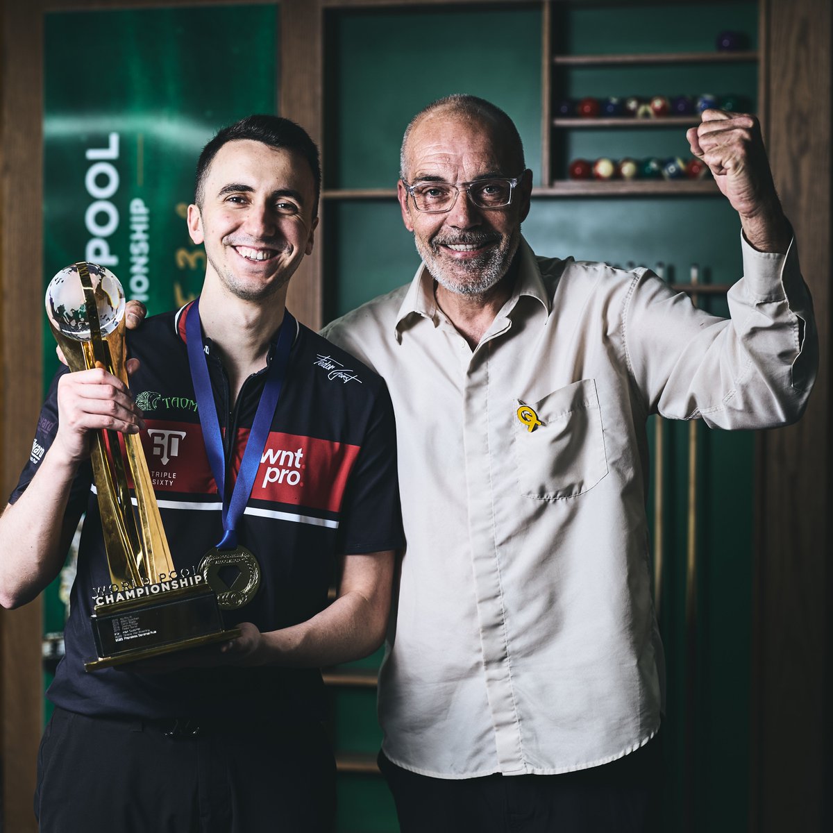 MatchroomPool's tweet image. Johan Ruijsink has World Championship pedigree 🏅

In 2024, the Dutchman coached Fedor Gorst to the World Pool Masters and World Pool Championship titles 🤩

#WNT | #MosconiCup 🇺🇸