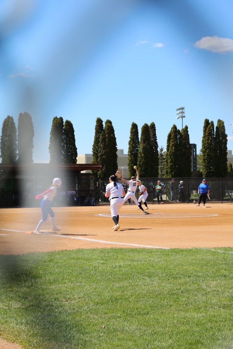 HVCC_Softball tweet media