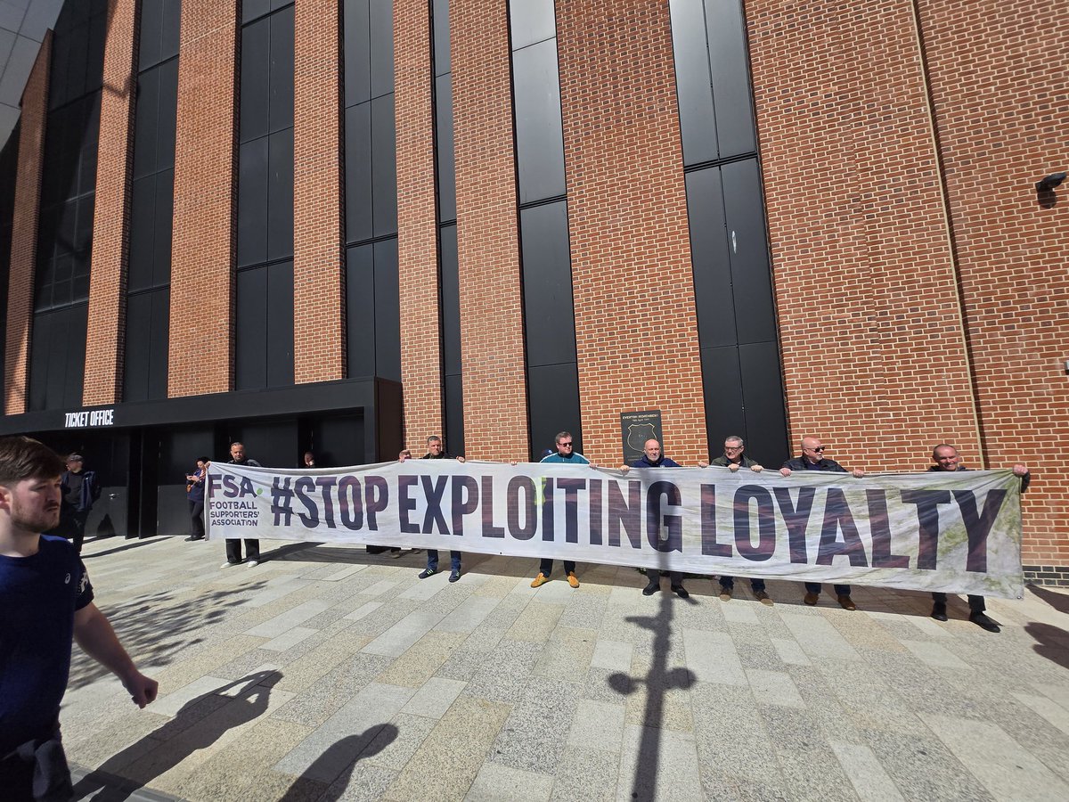 Dave Kelly #RightToFood tweet media