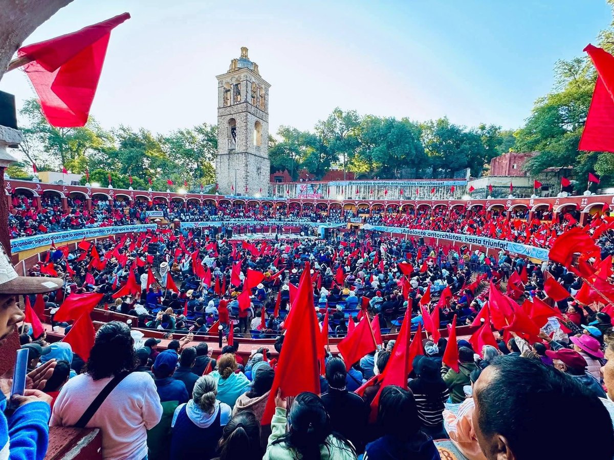 Antorchatv's tweet photo. 35 años de trabajo se reflejan en una organización consolidada y hecha para el bien común de todos los hijos de la patria. 👏🏻🔥 https://t.co/DOPiBWooU8