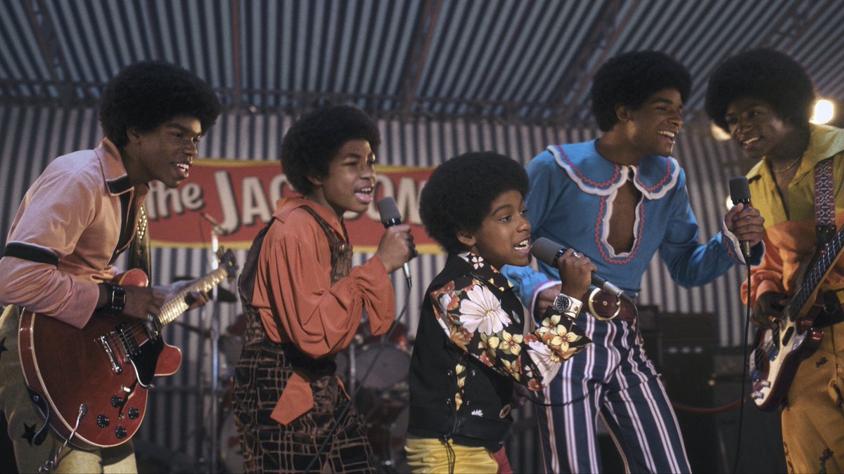 Baswa_'s tweet photo. Mon avis sur le film “MICHAEL” 

Tout d’abord, Jaafar Jackson peut être fier de ses talents de danseur parce qu’il rend bien hommage à son oncle. 

C’est un film qui est tout simple, il ne nous apprend rien de nouveau sur l’artiste. On ne voit que des choses qu’on peut trouver- https://t.co/J1BLogerwO