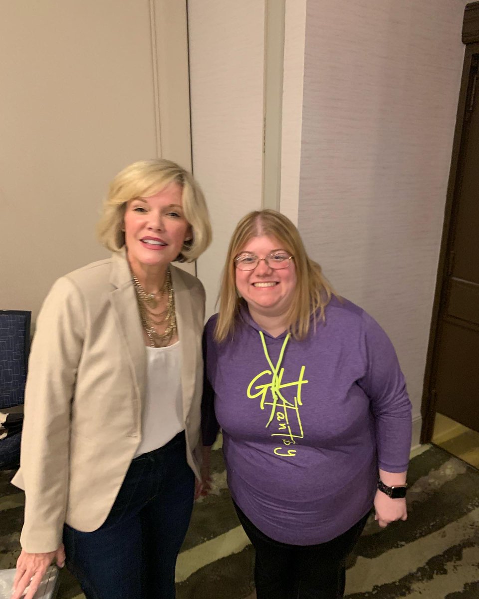 nadia_potenza's tweet photo. Happy birthday my friend @MauraWest have a wonderful day ♥️ 🎁🎈🎉🥳🎂🎊 https://t.co/Nmh1PuCh7s