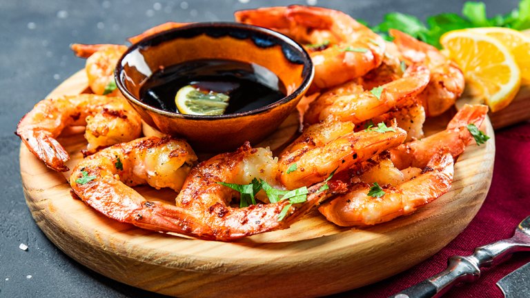 GoodinGrain's tweet image. Want to spice up your pasta or salad tonight? Add soy honey shrimp! Savoury, sweet, and so simple to make🍯 Check it out! =&amp;gt; goodineverygrain.ca/2021/12/16/soy… #OntarioGrains #SoyBeans #SoySauce #Shrimp #ShrimpRecipe